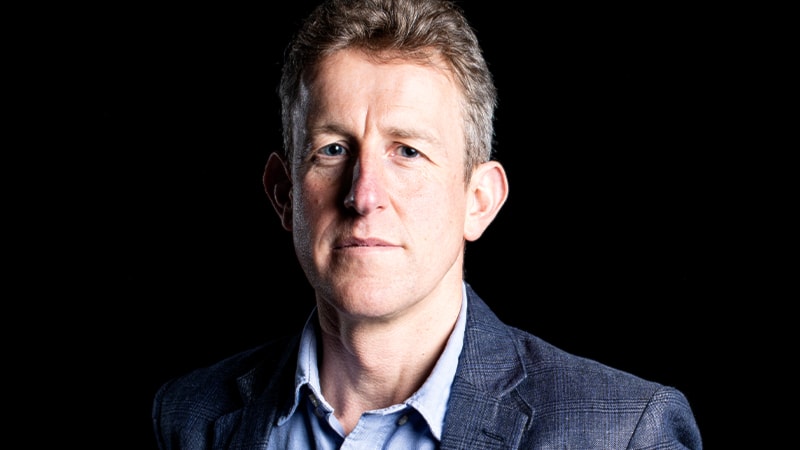 Portrait of Tim Lenton