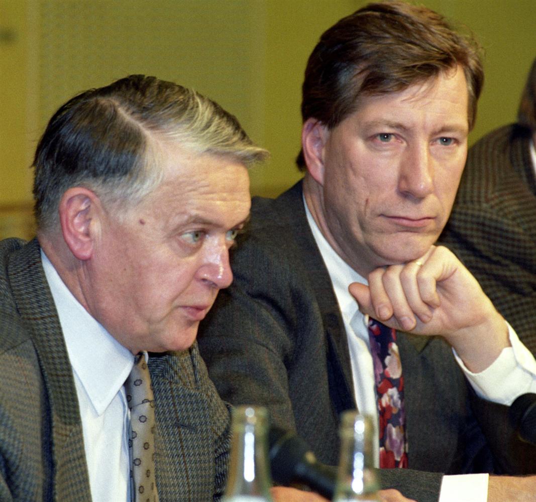 Kronen flyter Desember 1992